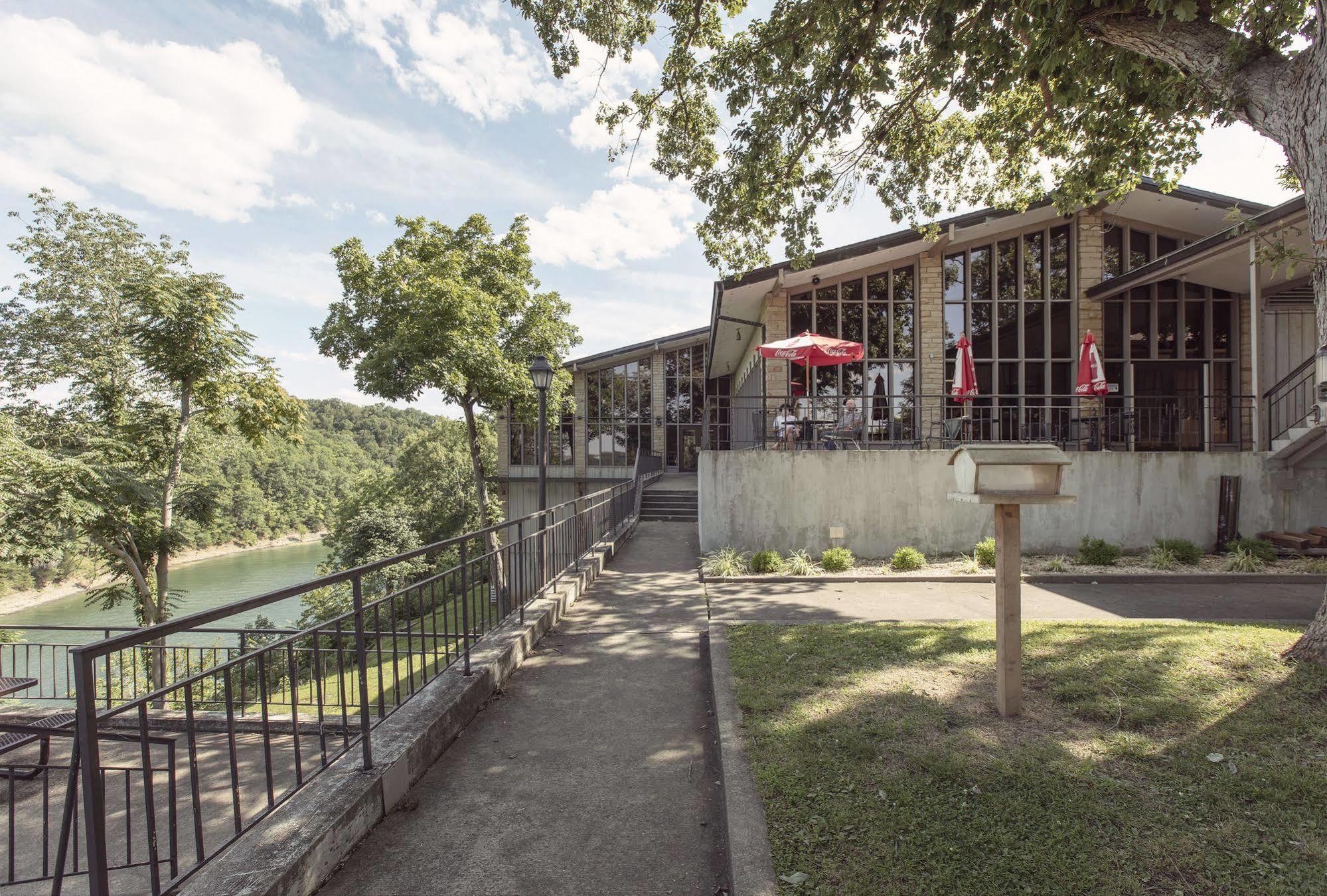 Lake Cumberland State Resort Park Jamestown Exterior foto